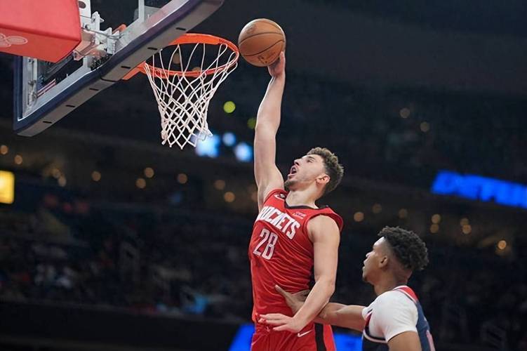 攻防都不顺!小萨博尼斯11中3得8分4板3助 防守端屡被小杨造犯规
