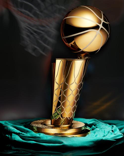 听劝!NBA新赛季总决赛将带回中圈冠军奖杯涂装 上次还是2009年
