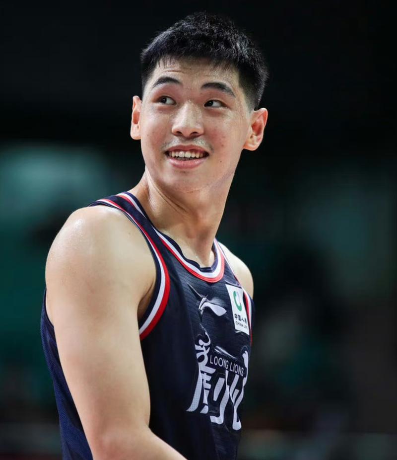 崔永熙在CBA范围拼完美球员：球商赵继伟 控球郭艾伦 颜值胡明轩