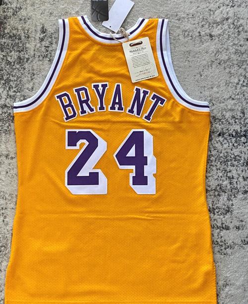 湖人紫！博主爆料巴萨下赛季客场球衣：致敬科比！搭建足篮桥梁