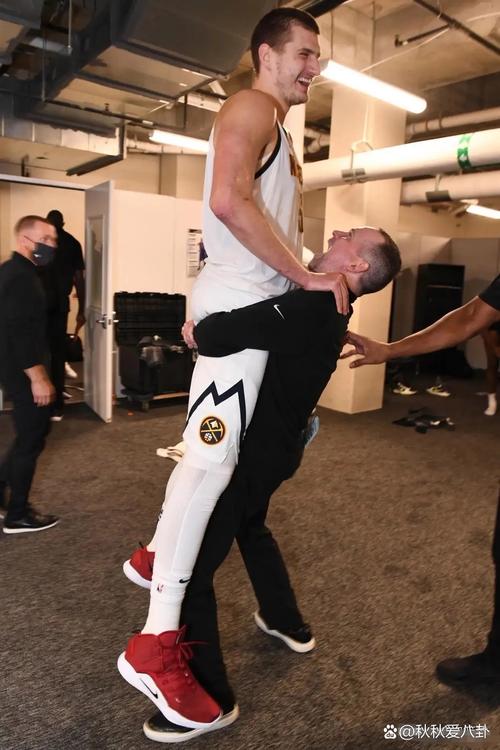 杨毅：霍福德让勇士梦回初代死亡五小 约基奇很久没在场副作用了