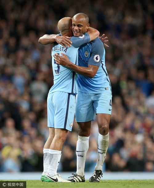 孔帕尼：不会感觉这是第一对阵最后一名 乌尔比希明天将首发