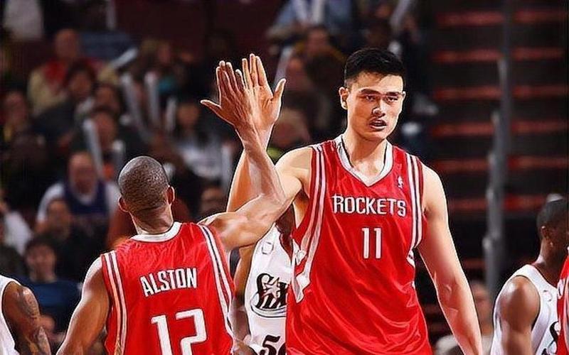 火记：姚明现身休斯敦 他将会亮相球队今日主场揭幕战！