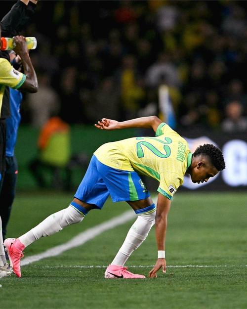 结束了？埃斯特旺灵性挑射破门，切尔西半场3球领先