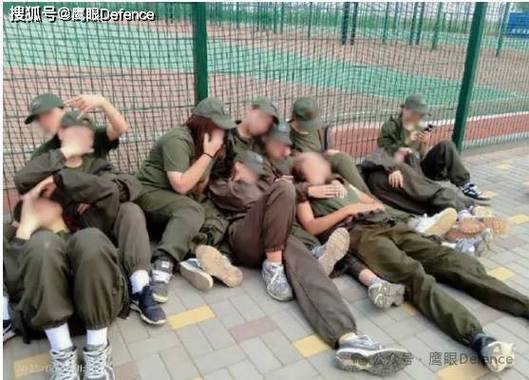 当街绑架😨俄罗斯国脚遭绑架但轻松逃脱，4名绑匪为在校大学生