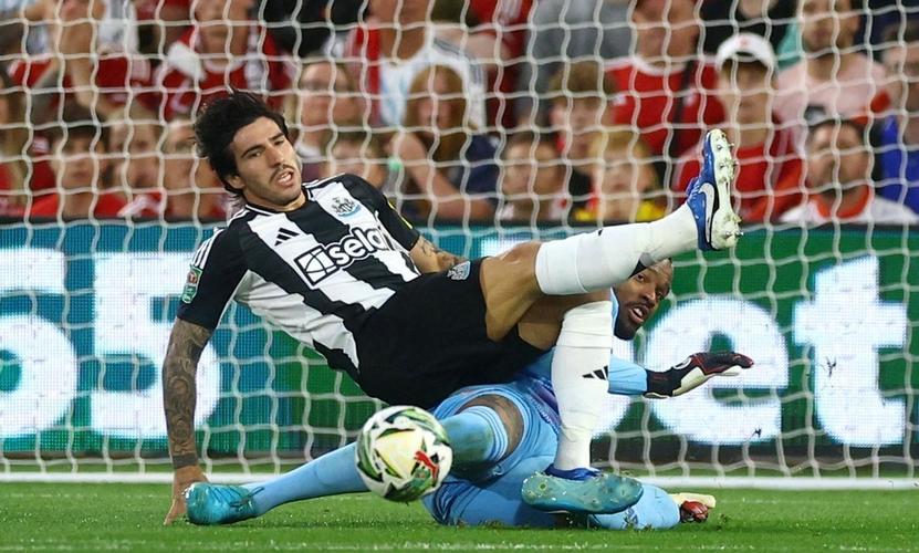 埃迪-豪:轮换阵容踢得非常积极 托纳利在中场的表现堪称大师级