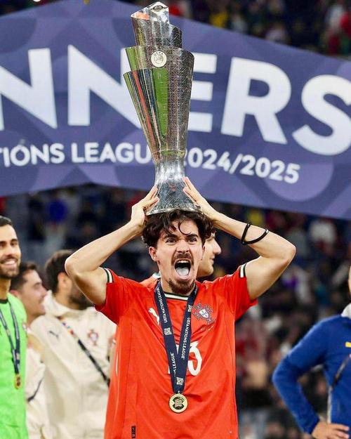 维蒂尼亚专访:恩里克把我带到了另一个层次 金球奖第3是水到渠成