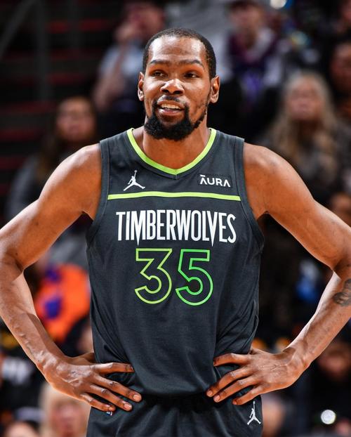 拉拉维亚11中10!森林狼球迷大喊12号是谁?华子:这也是我想问的