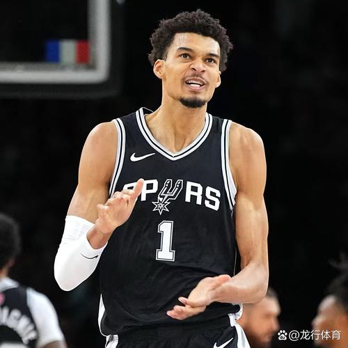马威：文班天赋出众 马刺开局打得很棒期待明天的挑战