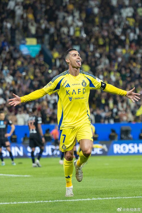 利雅得胜利vs费哈首发：C罗、菲利克斯出战，马内、科曼先发