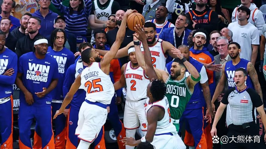 三分7中4！布朗：上季队里很多射手 现在不同我更主动找投篮机会