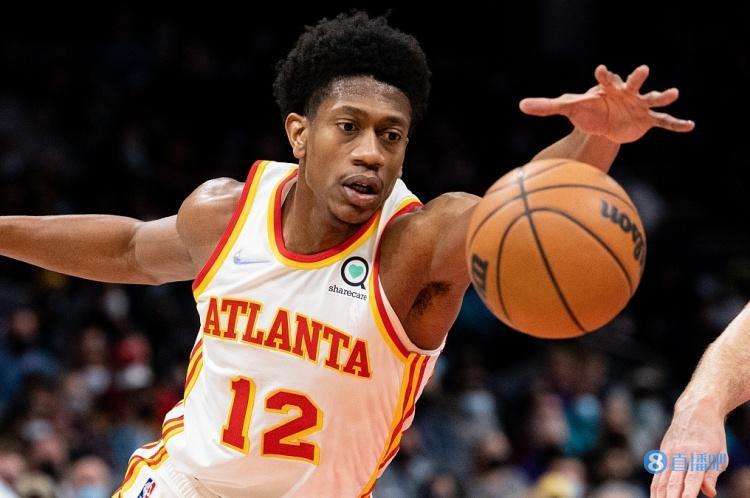 最后时刻屡有关键贡献！何文炜全场得到10分6板6助3断