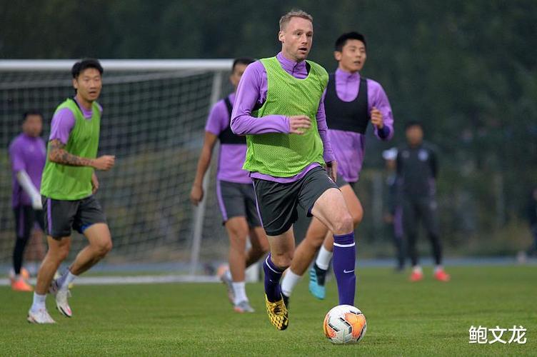 Erik Thomas也已到达基地参加合训！新赛季三外援集结完毕