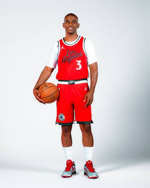 队记：保罗在快船最糟糕时宣布退役计划 哈登措手不及&压力山大