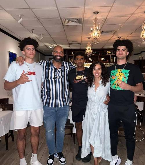 蓝魔再出状元？布泽尔儿子场均21.1+9.9+4+1.3+1.7 多项队内第一