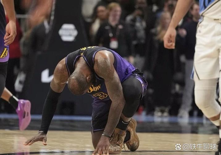 鲍威尔：对手在禁区内予取予求进攻极具侵略性 我们一直被动防守